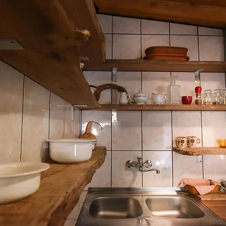 Authentisches Steinhaus Im Grunen بيت للعطل *