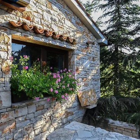 بيت للعطل Authentisches Steinhaus Im Grunen بيروغ
