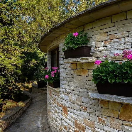 Authentisches Steinhaus Im Grunen بيت للعطل