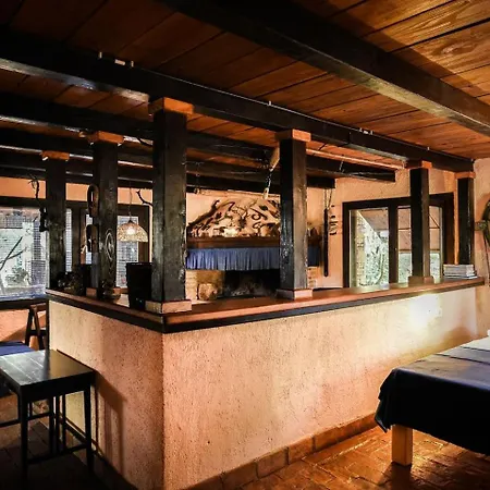 بيت للعطل Authentisches Steinhaus Im Grunen بيروغ
