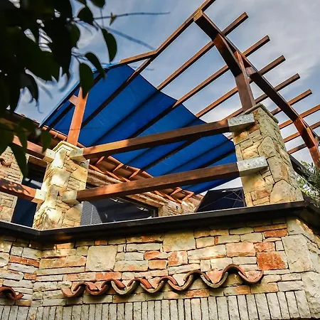 Hébergement de vacances Authentisches Steinhaus Im Grunen Peroj